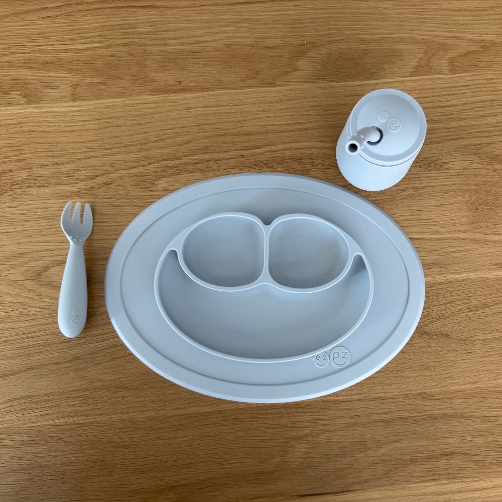EZPZ Mini Easy Feeding set with cup and straw -- in Pewter